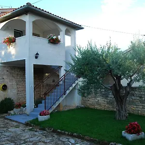 https://apartments-mira-tar.in-istria.net